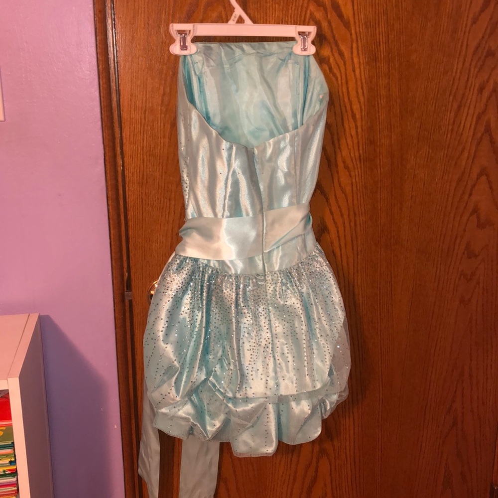 Dress - Picture 2 of 2